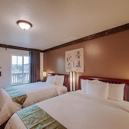 Tao'S Inn West Yellowstone Exteriör bild