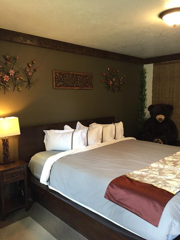 Tao'S Inn West Yellowstone Exteriör bild