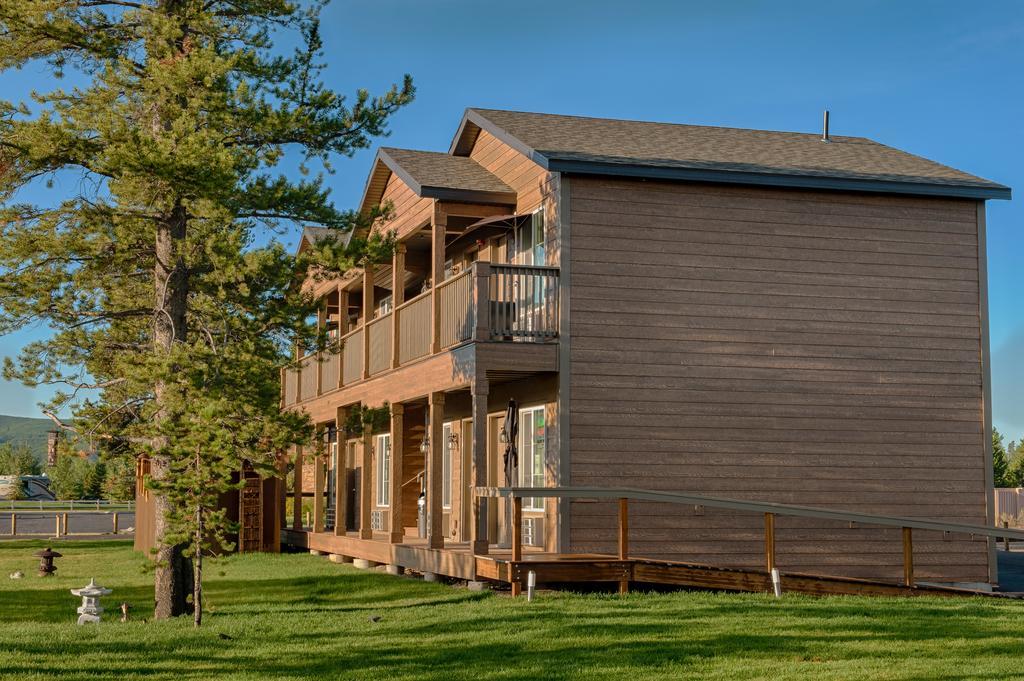 Tao'S Inn West Yellowstone Exteriör bild