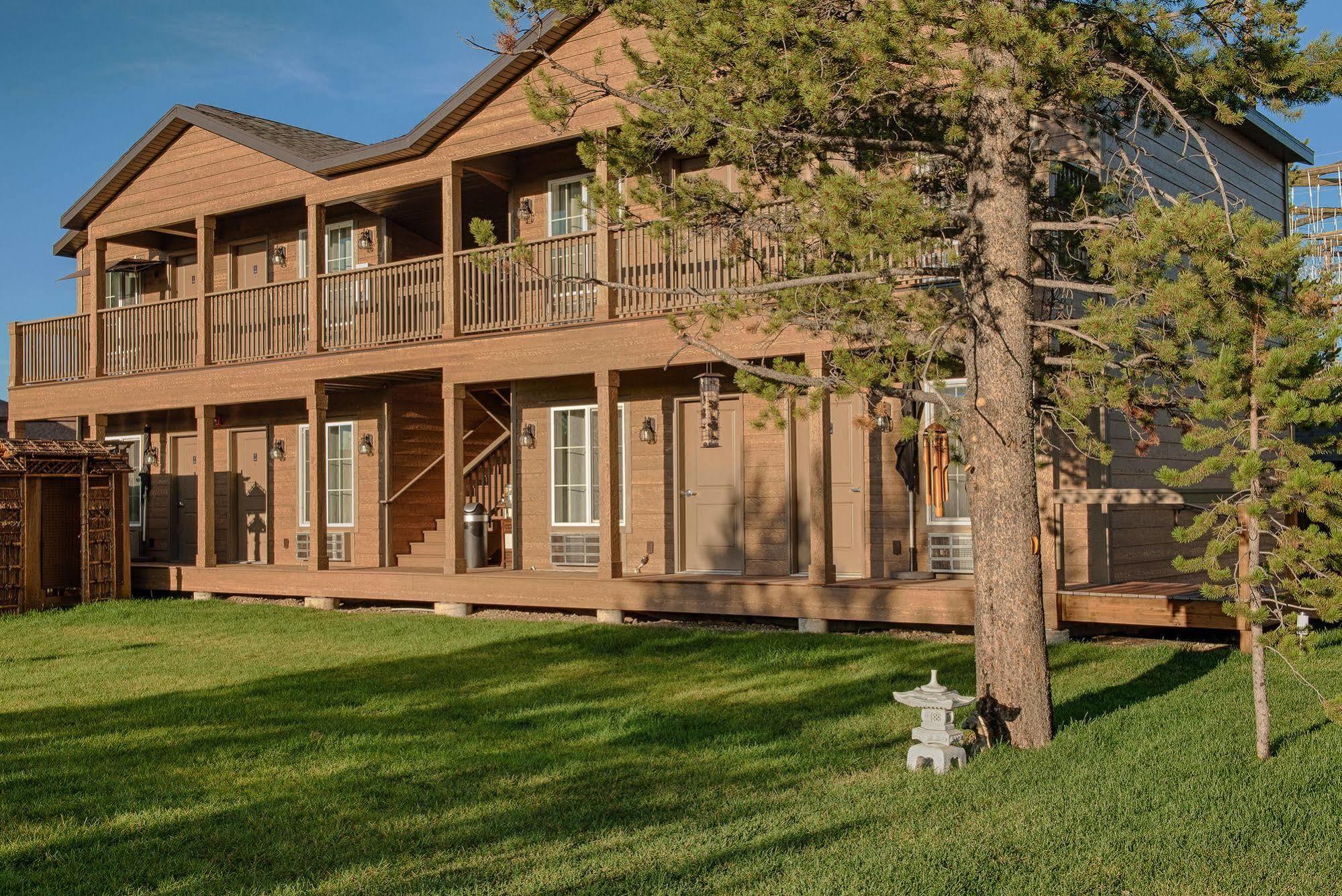 Tao'S Inn West Yellowstone Exteriör bild