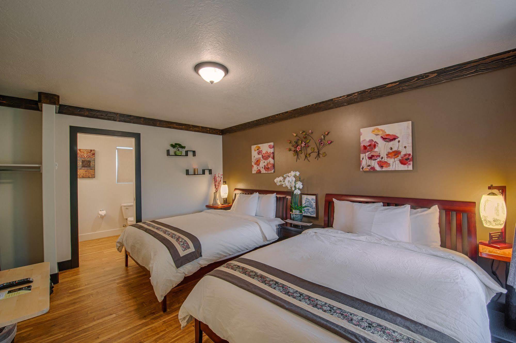 Tao'S Inn West Yellowstone Exteriör bild