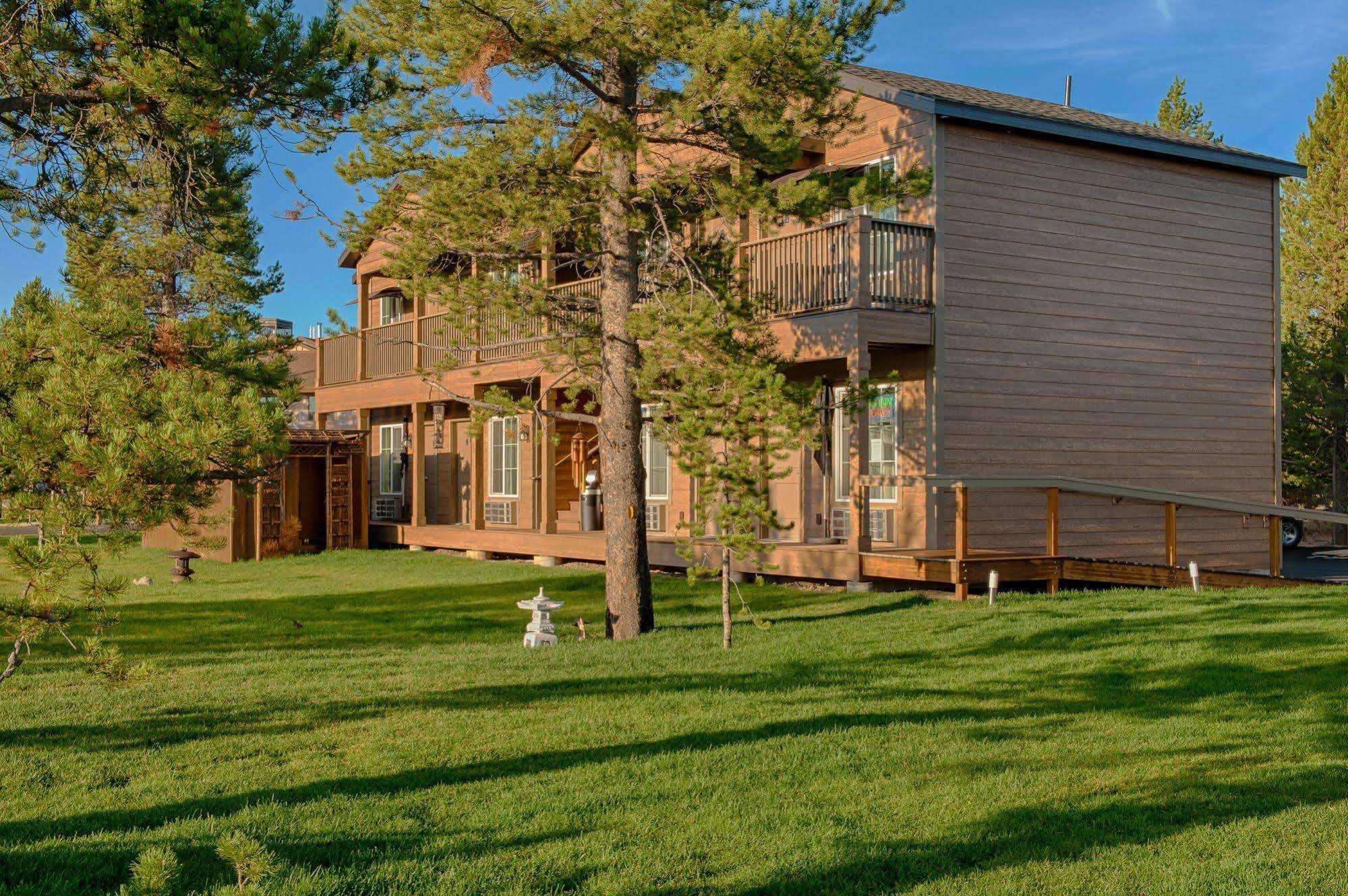 Tao'S Inn West Yellowstone Exteriör bild