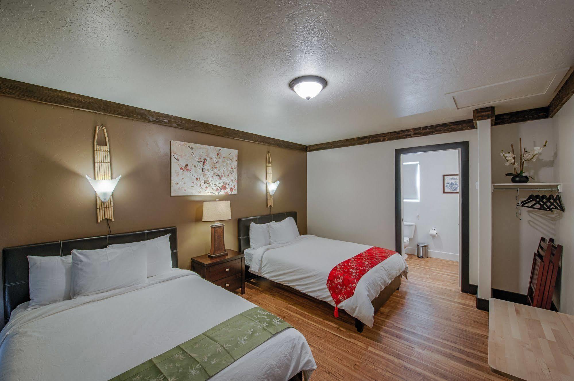 Tao'S Inn West Yellowstone Exteriör bild