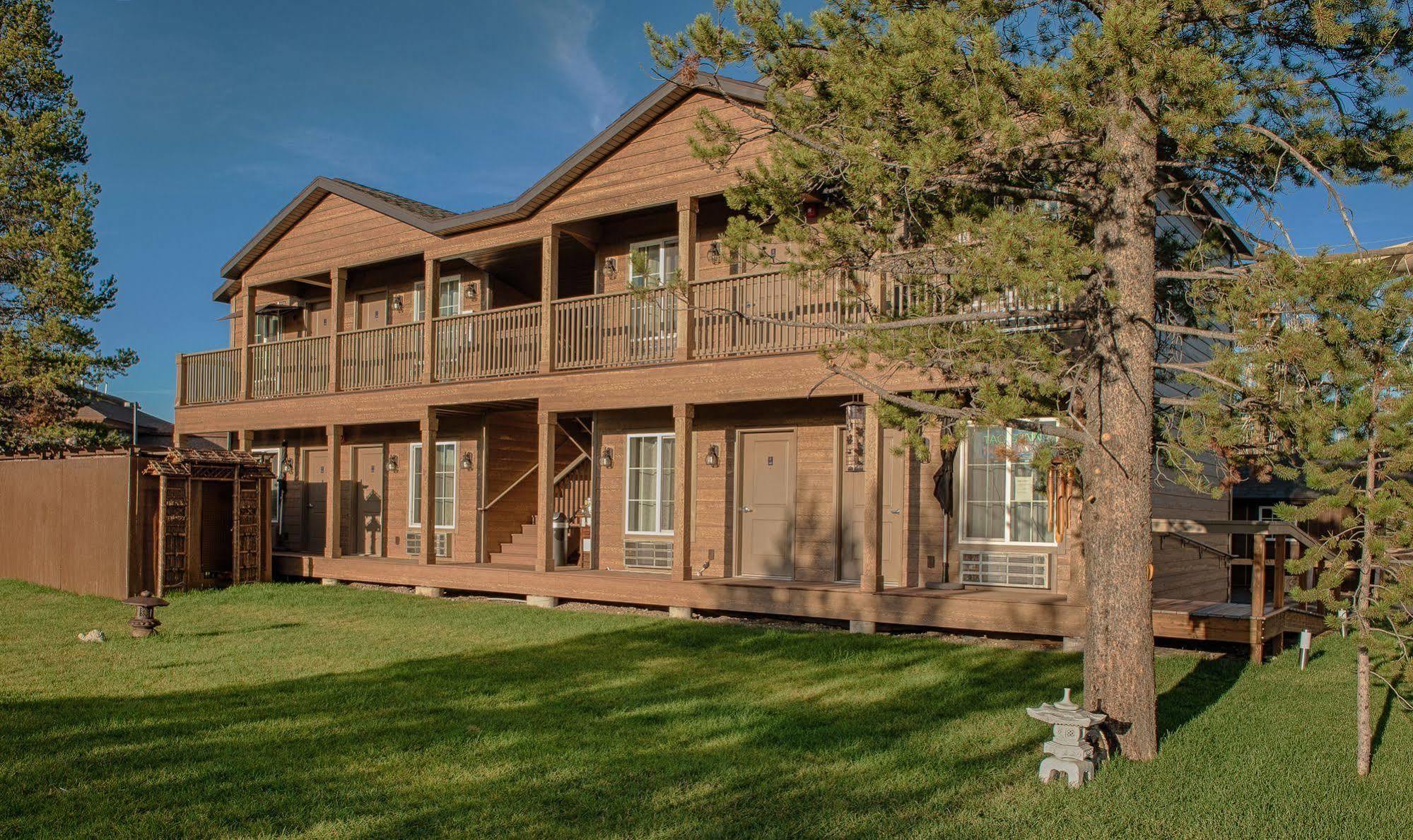 Tao'S Inn West Yellowstone Exteriör bild